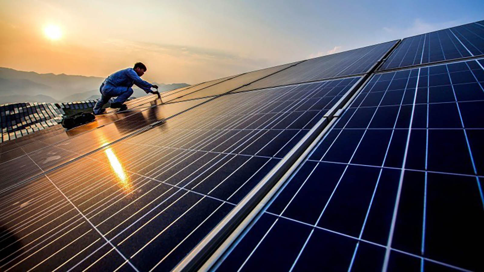 Automate your Summer with Homey and Solar Panels
